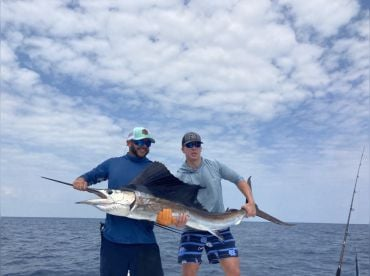 Salty Fresh Fishing Charters – Offshore