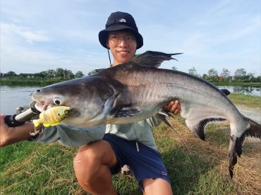 BKK Fishing Tour – Snakehead Pond Fishing